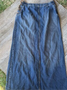 Liz Claiborne Denim Maxi Skirt 6 Vintage 90s Y2K Boho Style Side Peekaboo